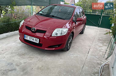 Хэтчбек Toyota Auris 2007 в 