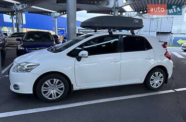 Хэтчбек Toyota Auris 2011 в Киеве
