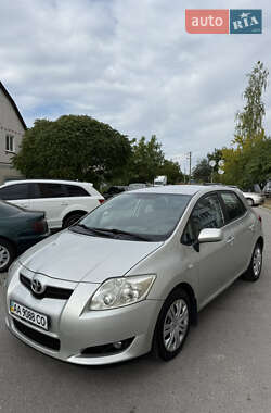 Хэтчбек Toyota Auris 2007 в 