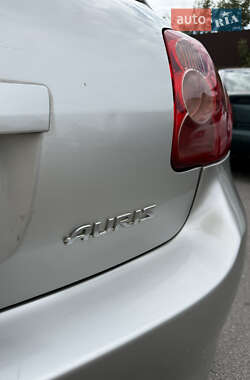Хэтчбек Toyota Auris 2007 в 