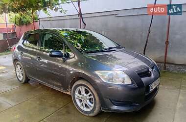 Хэтчбек Toyota Auris 2008 в Мукачево