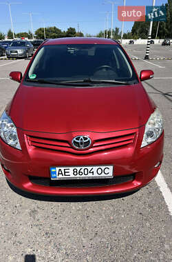 Хэтчбек Toyota Auris 2010 в Днепре