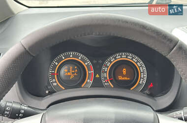 Хэтчбек Toyota Auris 2010 в 