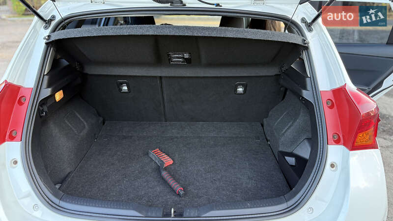 Хетчбек Toyota Auris 2014 в Василькові