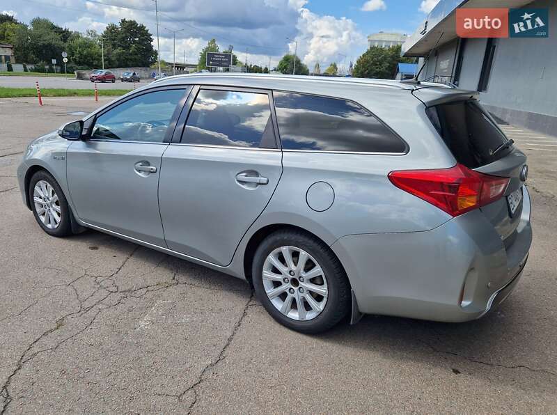 Універсал Toyota Auris 2013 в Львові