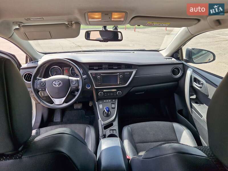 Універсал Toyota Auris 2013 в Львові