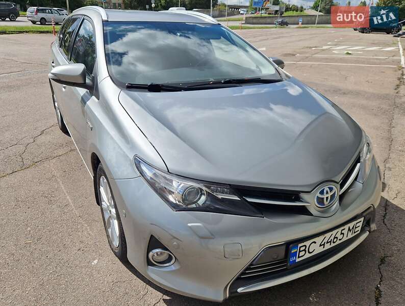 Універсал Toyota Auris 2013 в Львові