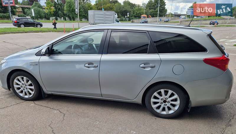 Універсал Toyota Auris 2013 в Львові