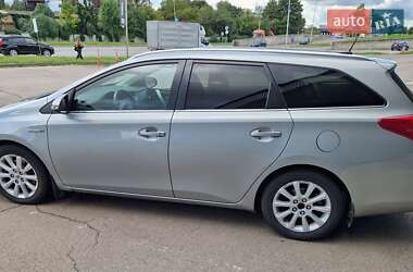 Универсал Toyota Auris 2013 в 