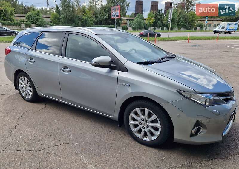 Універсал Toyota Auris 2013 в Львові
