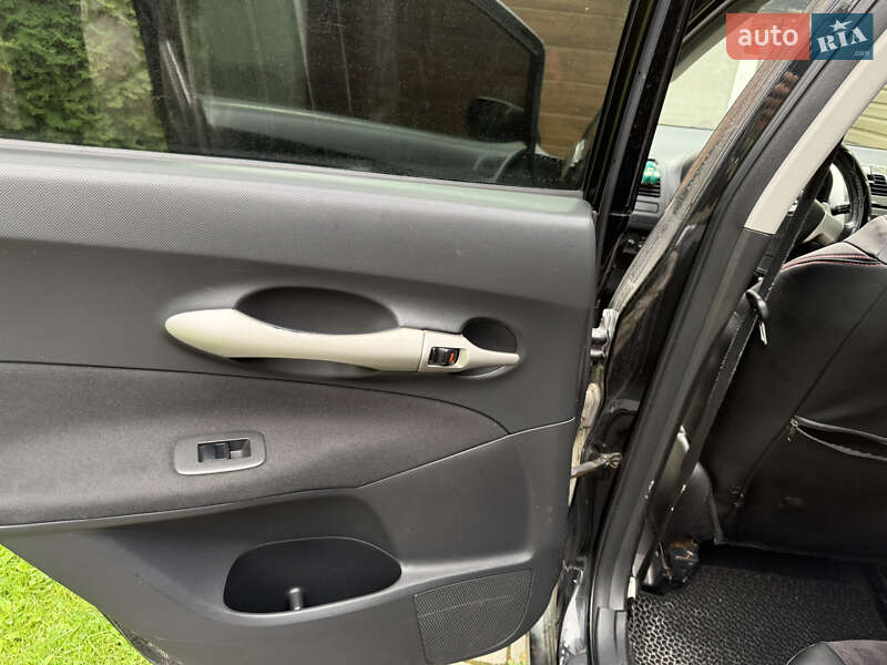 Хэтчбек Toyota Auris 2008 в Рокитном фото 9 Хэтчбек Toyota Auris 2008 в Рокитном