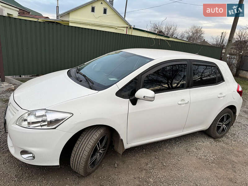 Toyota Auris 2012