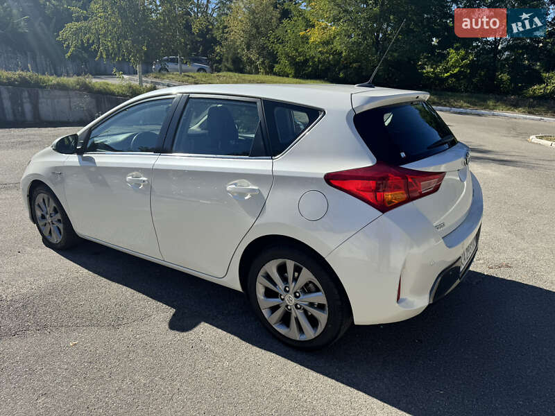 Хэтчбек Toyota Auris 2013 в Киеве