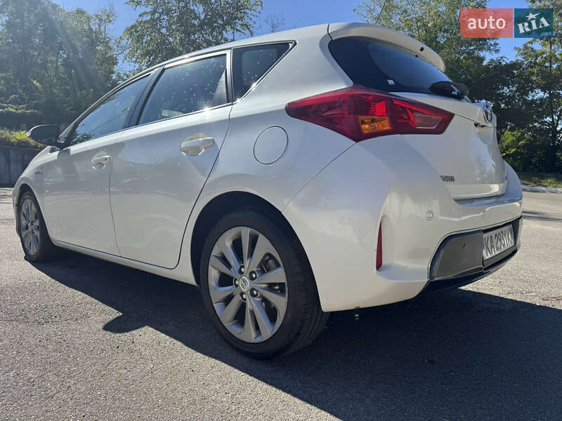 Хэтчбек Toyota Auris 2013 в Киеве