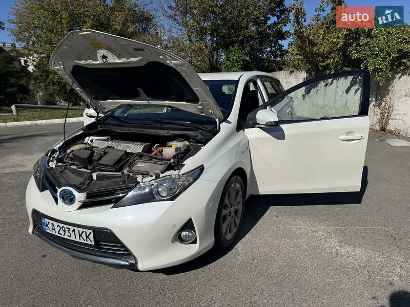 Хэтчбек Toyota Auris 2013 в Киеве