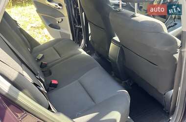 Хэтчбек Toyota Auris 2011 в 