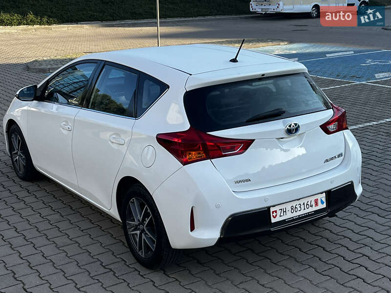 Хэтчбек Toyota Auris 2013 в Луцке