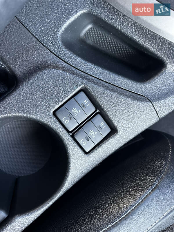 Хэтчбек Toyota Auris 2013 в Луцке