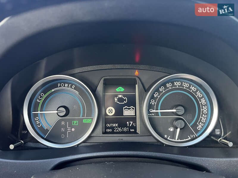 Хэтчбек Toyota Auris 2013 в Луцке