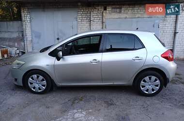 Хетчбек Toyota Auris 2008 в Дніпрі