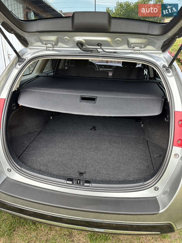 Универсал Toyota Auris 2014 в Новояворовске фото 13 Универсал Toyota Auris 2014 в Новояворовске