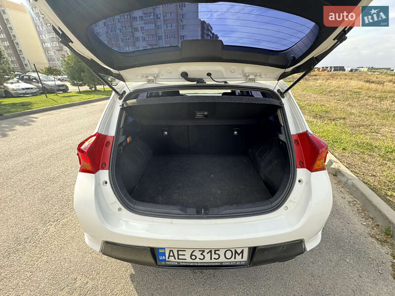 Хэтчбек Toyota Auris 2013 в Днепре фото 6 Хэтчбек Toyota Auris 2013 в Днепре