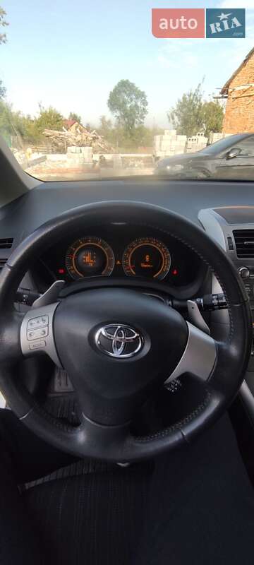 Хэтчбек Toyota Auris 2007 в Городке фото 5 Хэтчбек Toyota Auris 2007 в Городке
