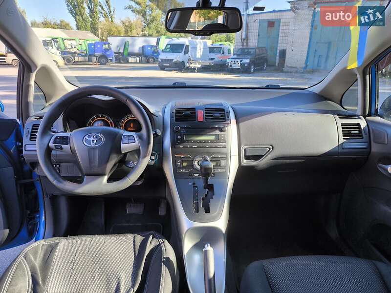Хетчбек Toyota Auris 2011 в Києві фото 12 Хетчбек Toyota Auris 2011 в Києві