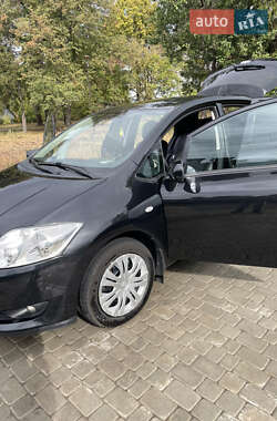 Хэтчбек Toyota Auris 2008 в 