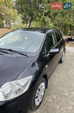 Хэтчбек Toyota Auris 2008 в 