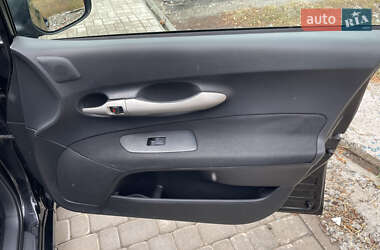 Хэтчбек Toyota Auris 2008 в 