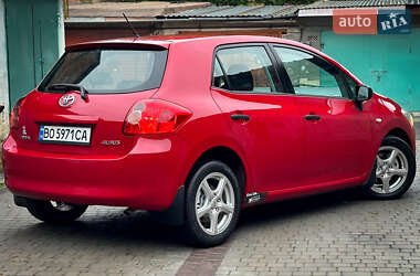 Хэтчбек Toyota Auris 2008 в 