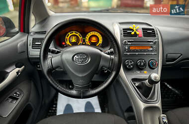 Хэтчбек Toyota Auris 2008 в 