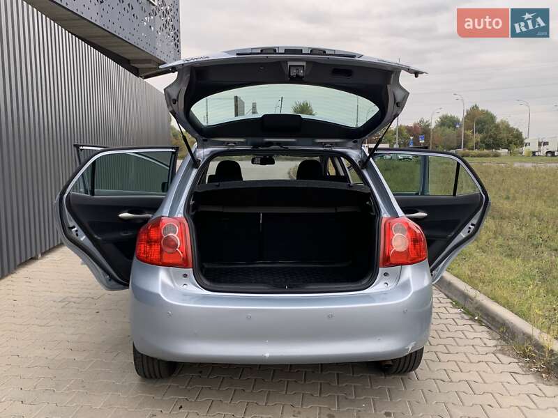 Хэтчбек Toyota Auris 2007 в Киеве
