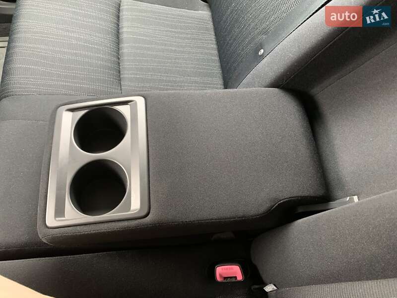 Хэтчбек Toyota Auris 2007 в Киеве