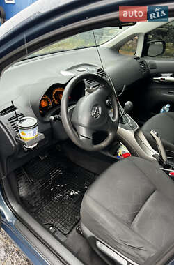 Хэтчбек Toyota Auris 2008 в 