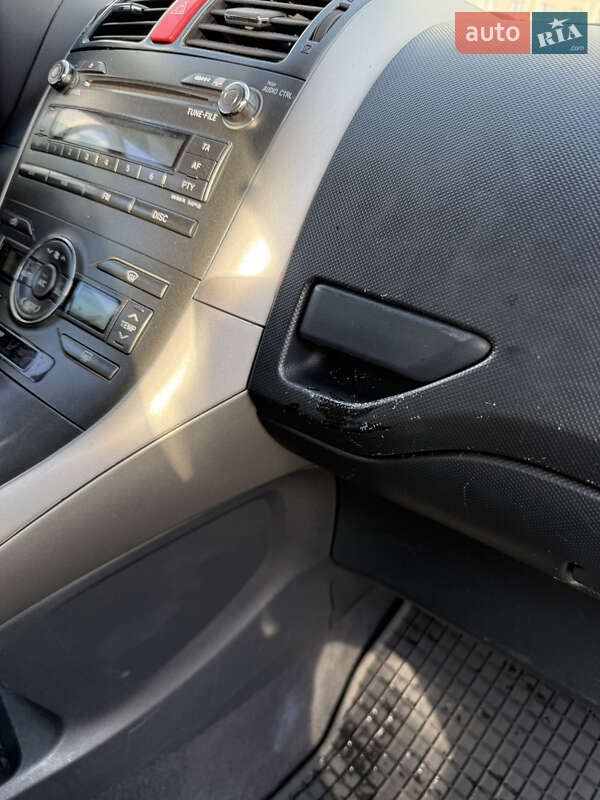 Хэтчбек Toyota Auris 2008 в Киеве