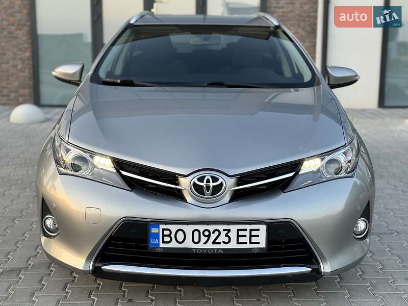 Универсал Toyota Auris 2014 в Тернополе