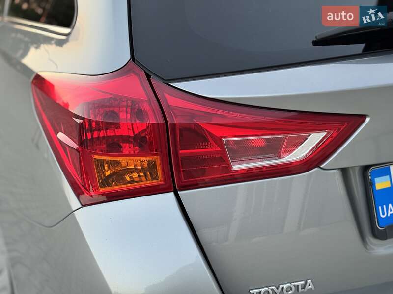 Универсал Toyota Auris 2014 в Тернополе