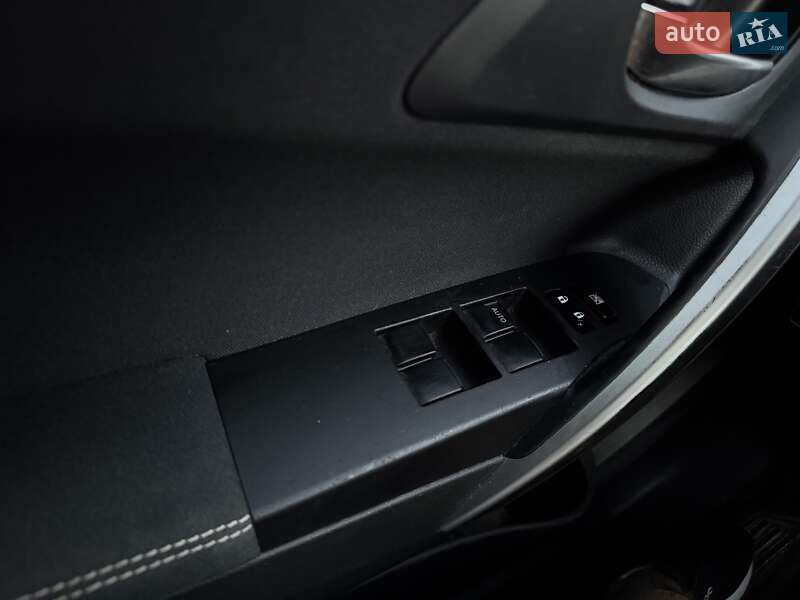 Универсал Toyota Auris 2014 в Тернополе