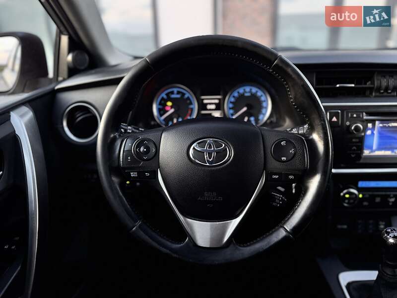 Универсал Toyota Auris 2014 в Тернополе