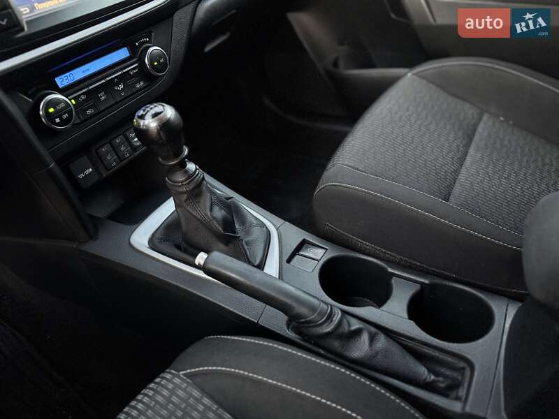 Универсал Toyota Auris 2014 в Тернополе