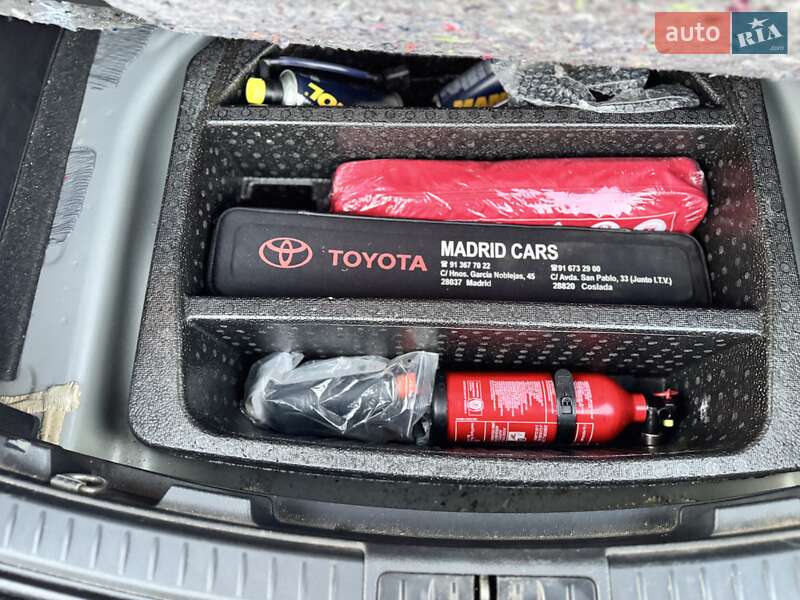 Универсал Toyota Auris 2014 в Тернополе