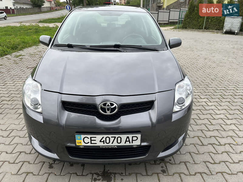 Хэтчбек Toyota Auris 2008 в Черновцах