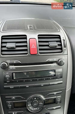 Хэтчбек Toyota Auris 2008 в 