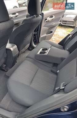 Хэтчбек Toyota Auris 2007 в 
