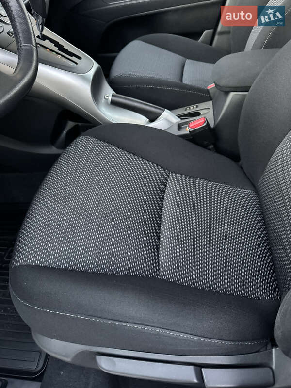 Хэтчбек Toyota Auris 2011 в Киеве