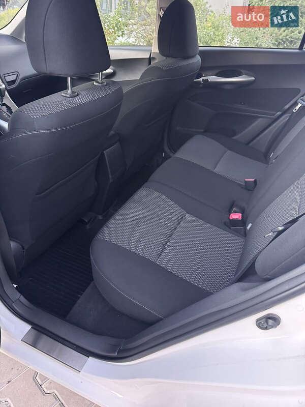 Хэтчбек Toyota Auris 2011 в Киеве