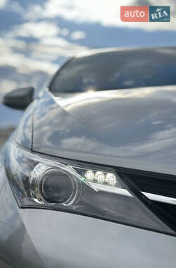 Хэтчбек Toyota Auris 2014 в 