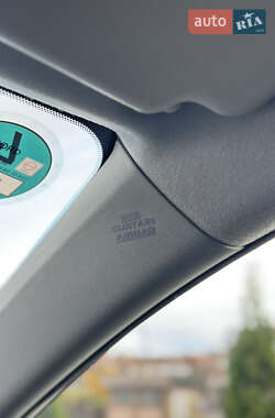 Хэтчбек Toyota Auris 2014 в 